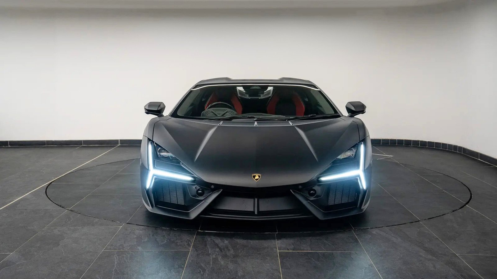 Lamborghini Revuelto